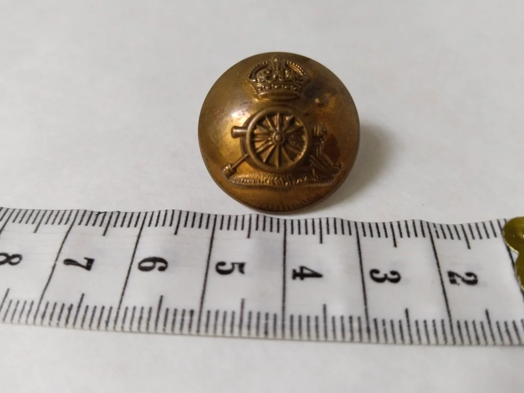 7 Brass Military Buttons The Royal Regiment Of Artillery 5