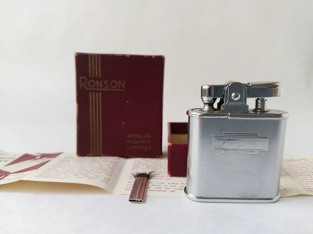 Ronson Whirlwind Feuerzeug Alt mit Windschutz Benzin mit Box Made In England Vintage 1949