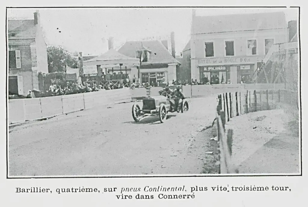 Barillier, fourth place, on Continental tires, fastest on the third lap, turn in Connerre, Le Grand Prix l'Automobile-Clud de France 1906.