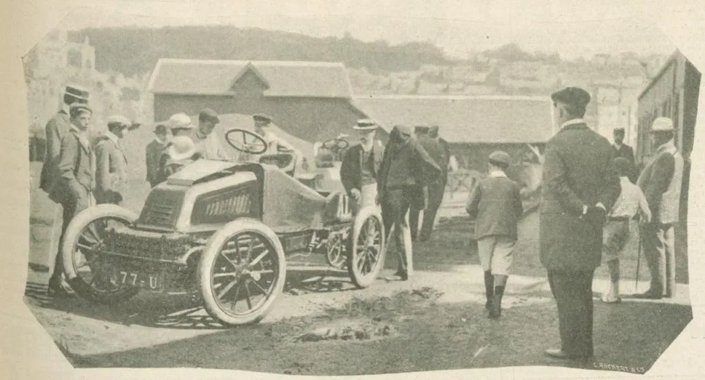 Colonel Ebrill’s light racing car (77U) with Continental tires at a hill climb event, 1902.